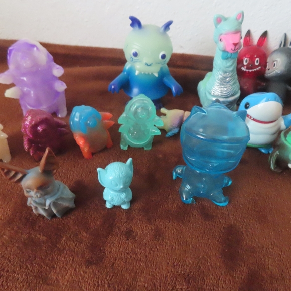 HOW2WORK x Kasing Lung The Little Monsters POP MART Chris ryniak lot of 30 - Picture 4 of 4